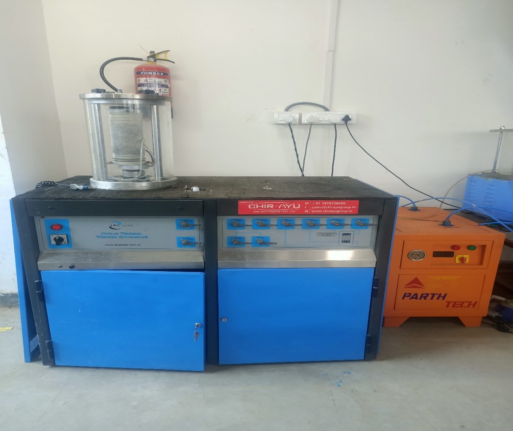 Cyclic Tri-axial Testing Apparatus